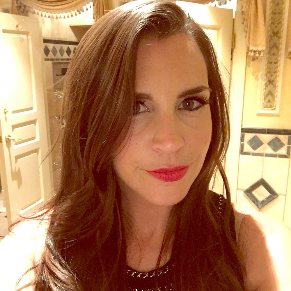 Meet your Posher, Jennifer